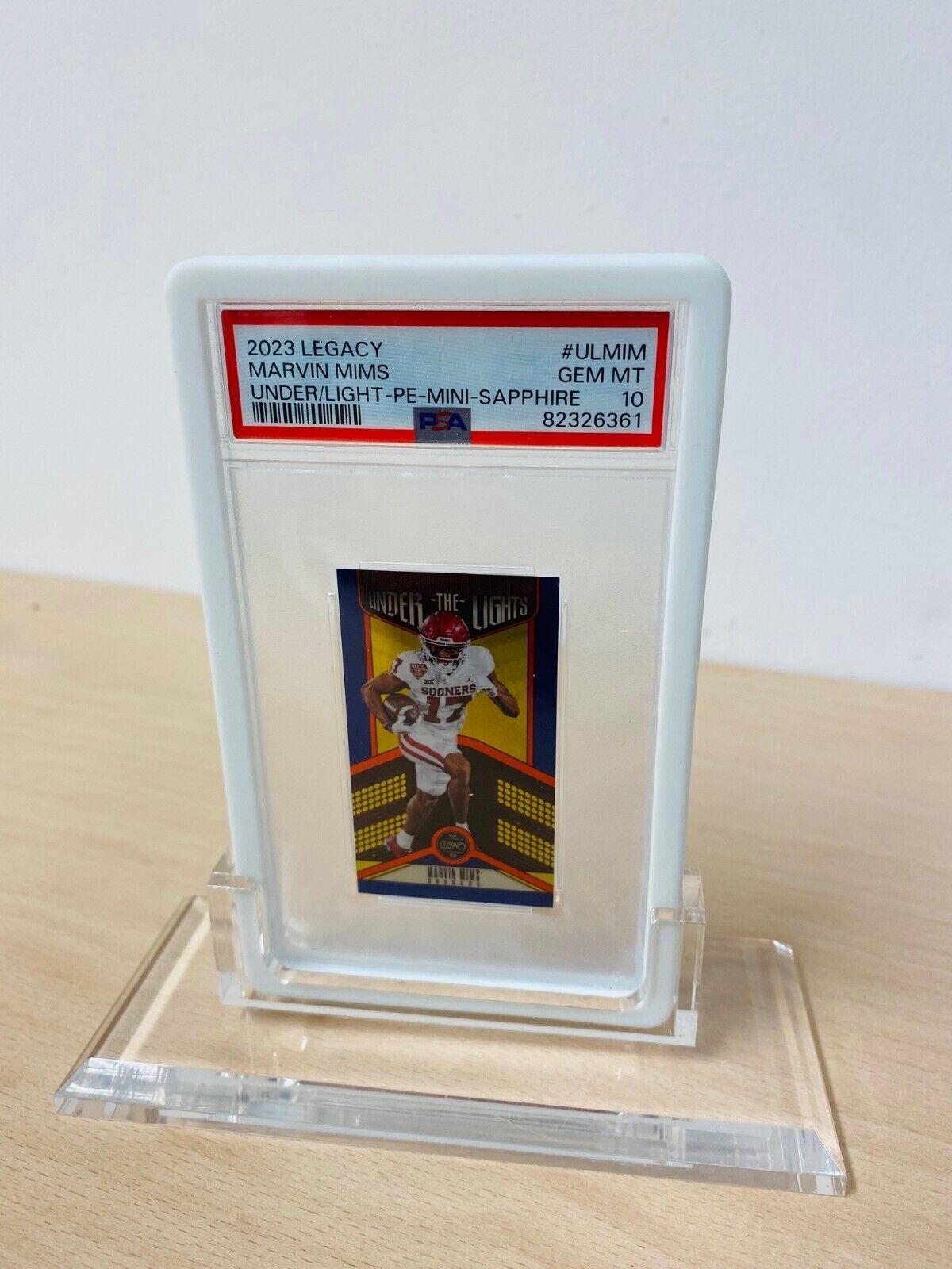 WHITE SILICONE GRADED CARD PROTECTOR SLAB BUMPER CASE PSA CGC Graded City WHITE SILICONE GRADED CARD PROTECTOR SLAB BUMPER CASE PSA CGC Graded City