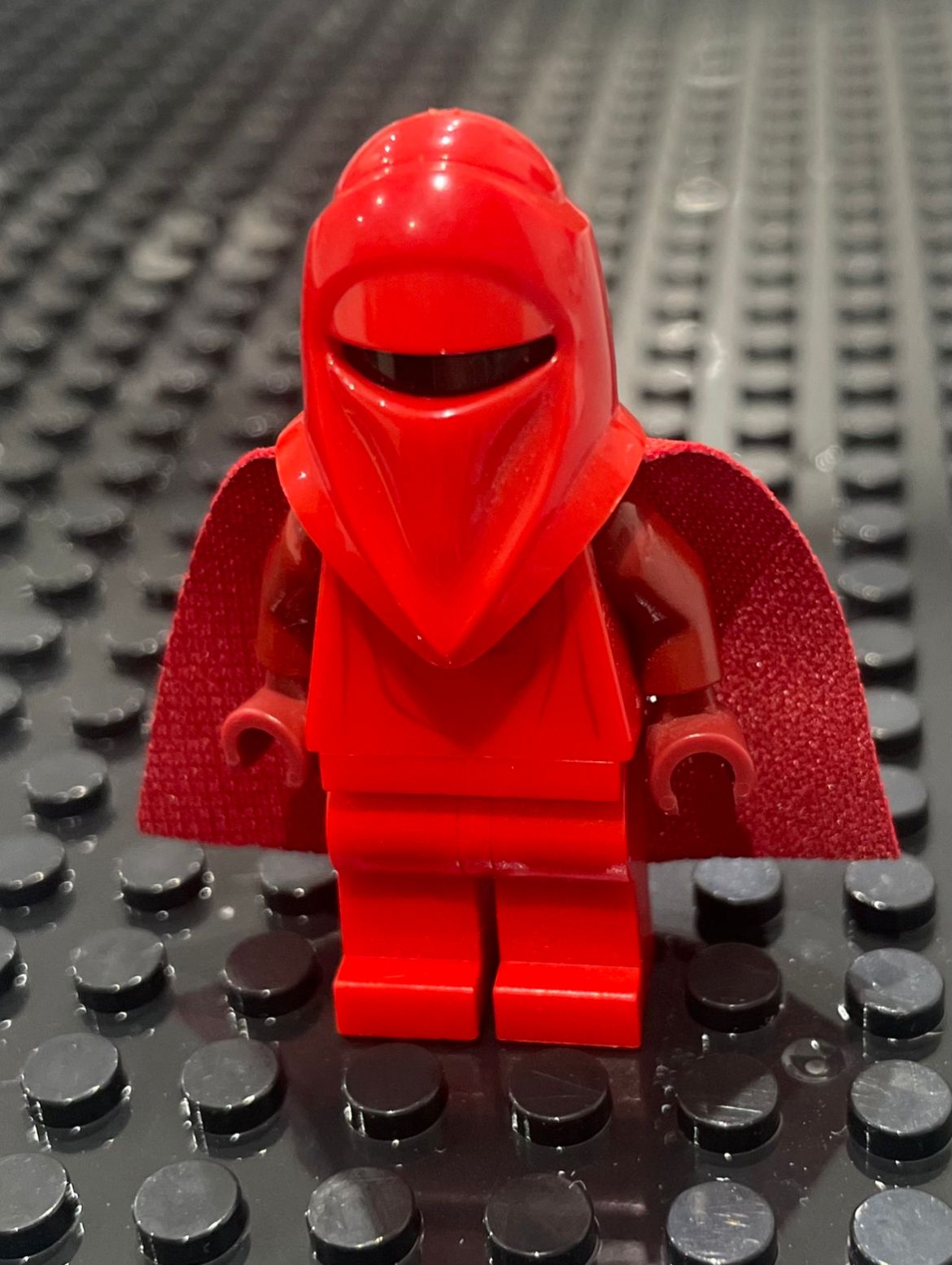 SW0521B: Royal Guard with Dark Red Arms and Hands (Spongy Cape)