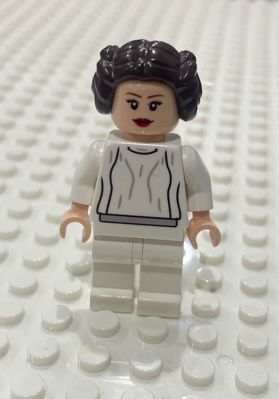 SW0337: Princess Leia (White Dress, Big Eyelashes)